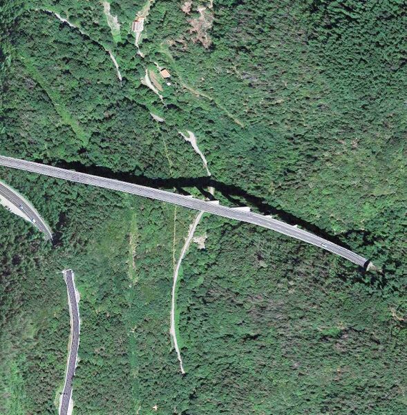 File:Vallone Teccio Satellite.jpg