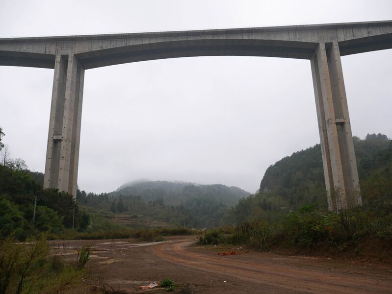 File:YangchahePiersSideView.JPG