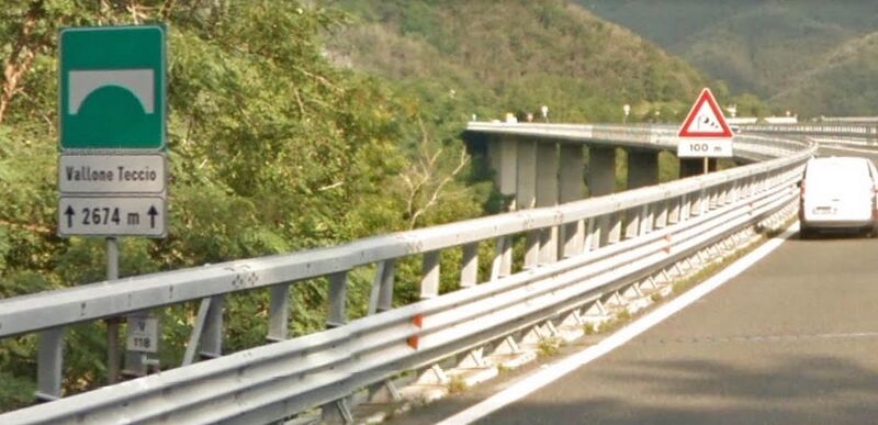 File:Vallone Teccio Sign.jpg