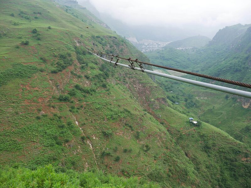 File:WujiaoPipelineWaterSpanMountain.JPG