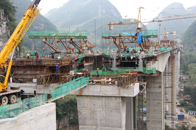 File:Luoshuidong&Crane.jpg