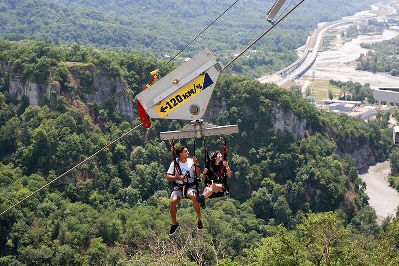 File:ZipLinePlatformImageBySkyBridgeAJHackett.jpg