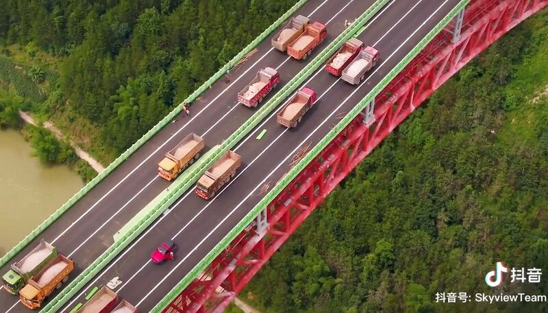 File:DaxiaojingTruckshigh.jpg