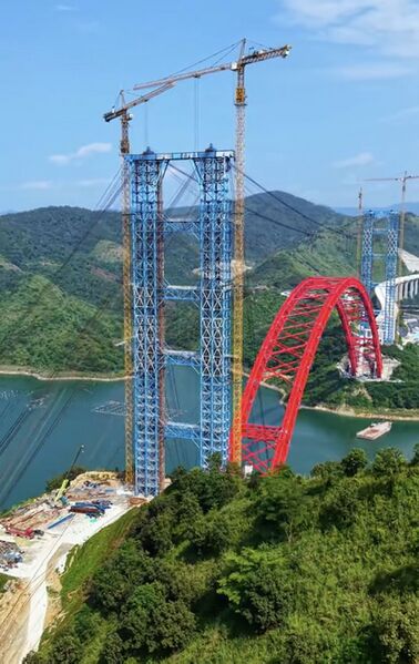 File:Hongshuihe Bridge LewangBlueRed.jpg