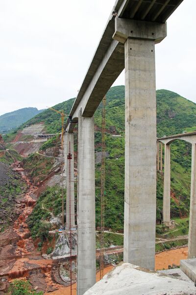 File:NiulanjiangNewG85BeamPiersView.jpg