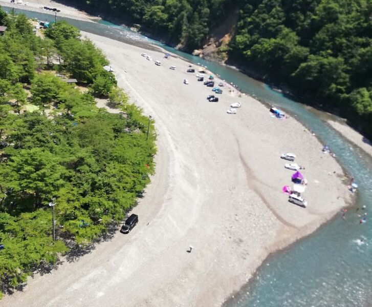 File:TaniseRiver.jpg