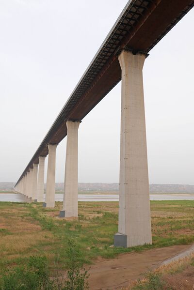 File:Huanghe LinyiPiersYellow.JPG