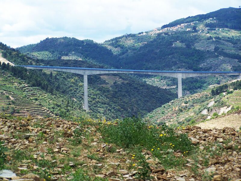 File:TuaPonte140mtrH.jpg