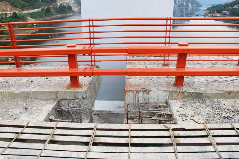 File:WujiangSuspensionGap.jpg