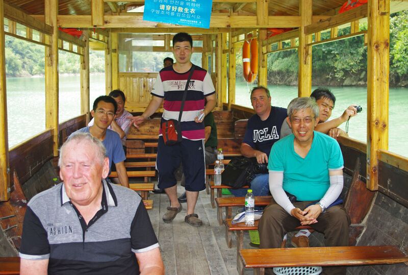 File:158ZhangjiajieInsideBoatbyRichard.jpg