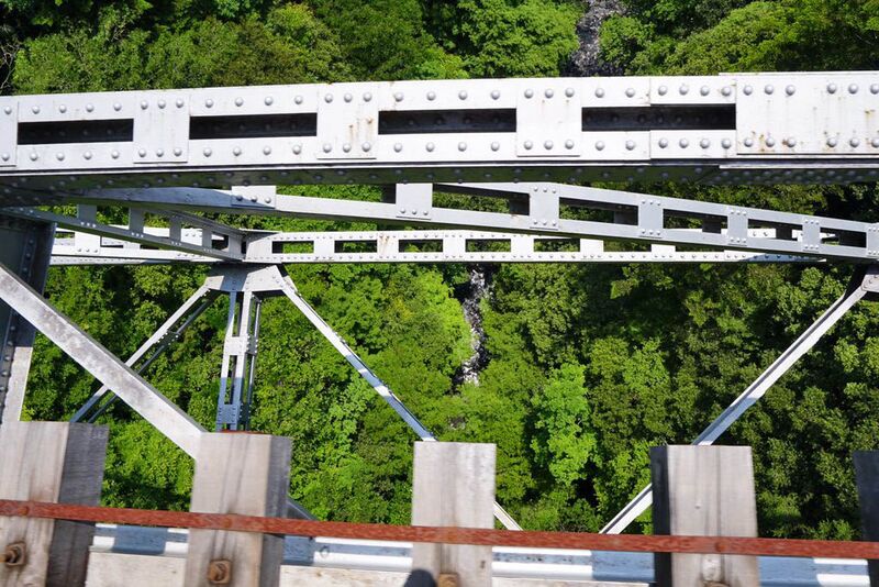 File:Sekinosawa Railway 70.8mtrHigh.jpg