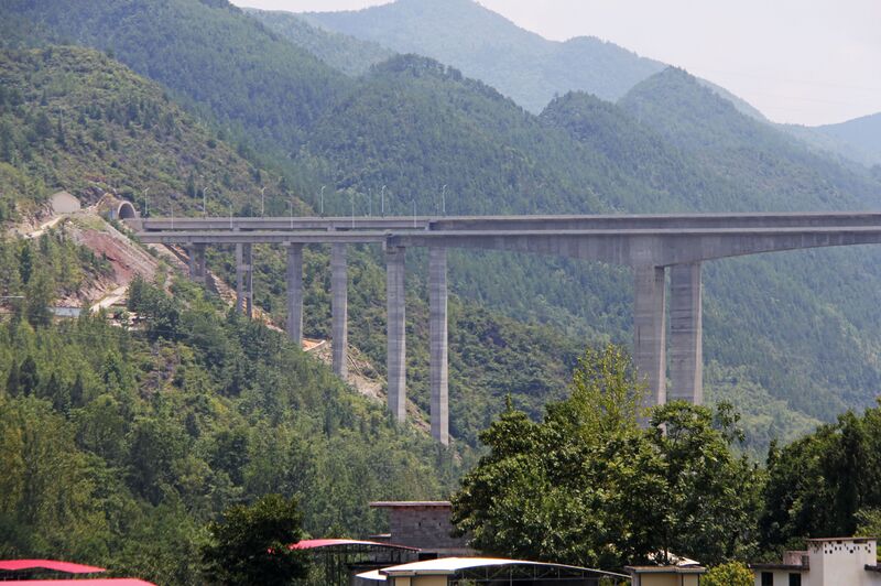 File:TongxiheLonglens.JPG
