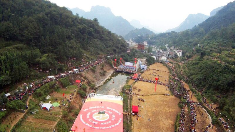 File:110AizhaiLandingByBert.jpg