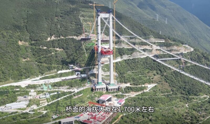 File:Daduhe Railway Bridge ChuanzangTowerGreen.jpg