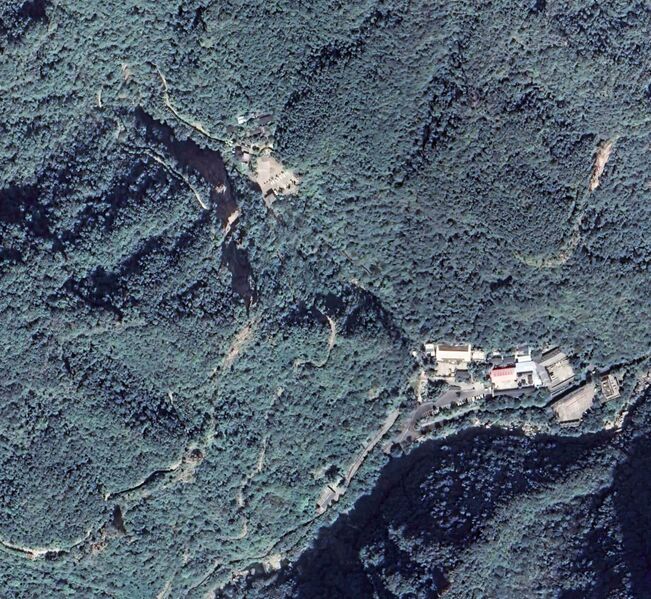 File:Baligou Yibudengtian ElevatorSatellite.jpg