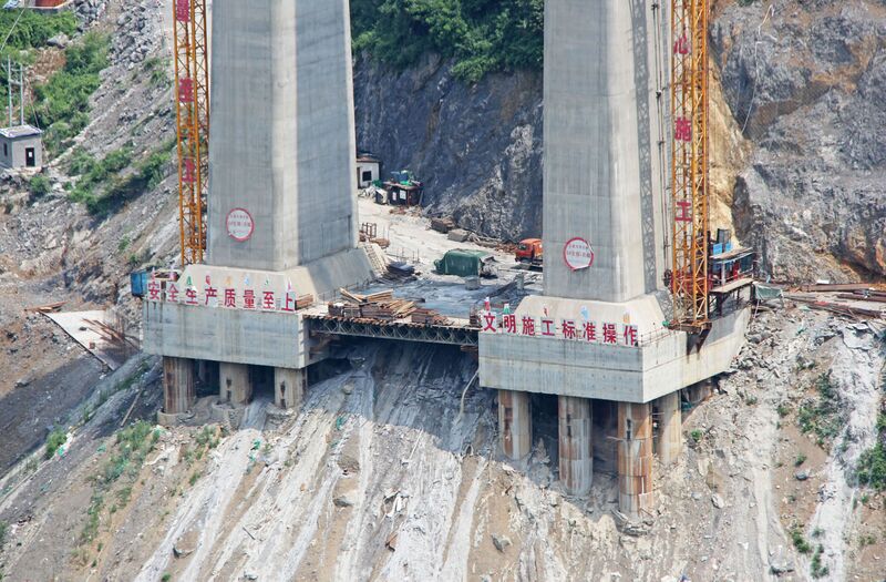 File:ZhongjianheSouthPierBase.jpg
