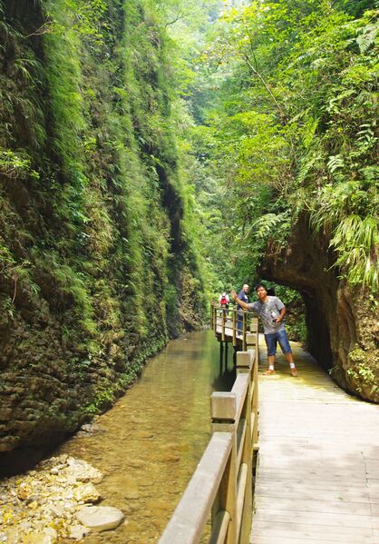 File:148ZhangjiajieGrandCanyonPathbyRichard.jpg