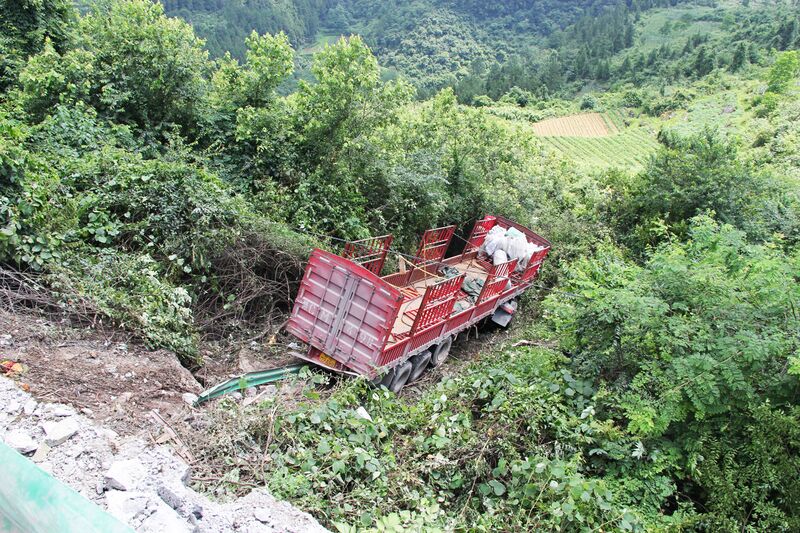 File:85ShibanxiTruckCrash.jpg