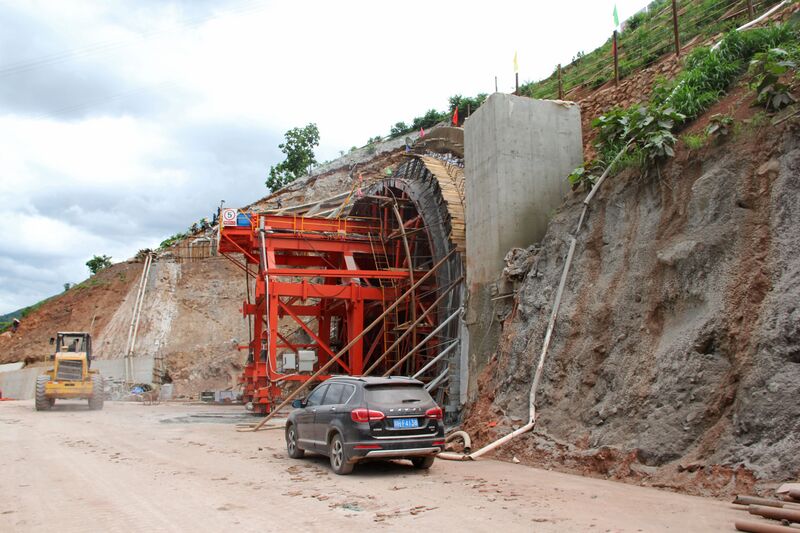 File:NujiangRailwayWestTunnelEntranceSide.jpg
