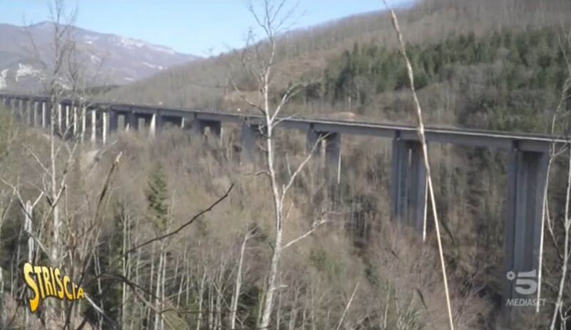 File:TevereIV Valley.jpg