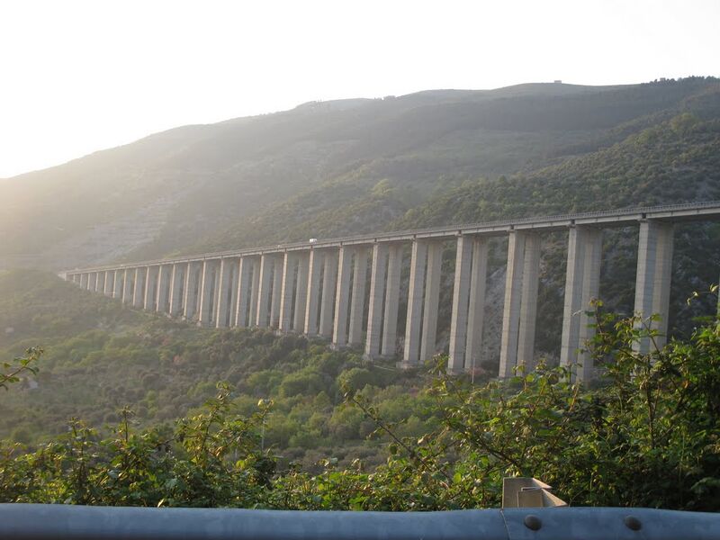 File:Viadotto Chialandreia Prob35mtrSpans70mtrH.jpg