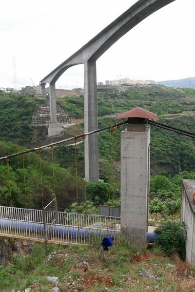 File:ShangwujiaoPipelineSlopeSky.JPG
