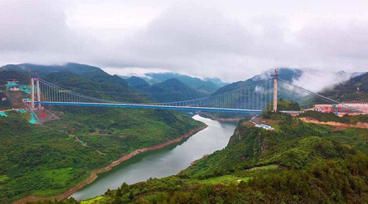 Kaizhouhu BridgeSideBlueTruss.jpg