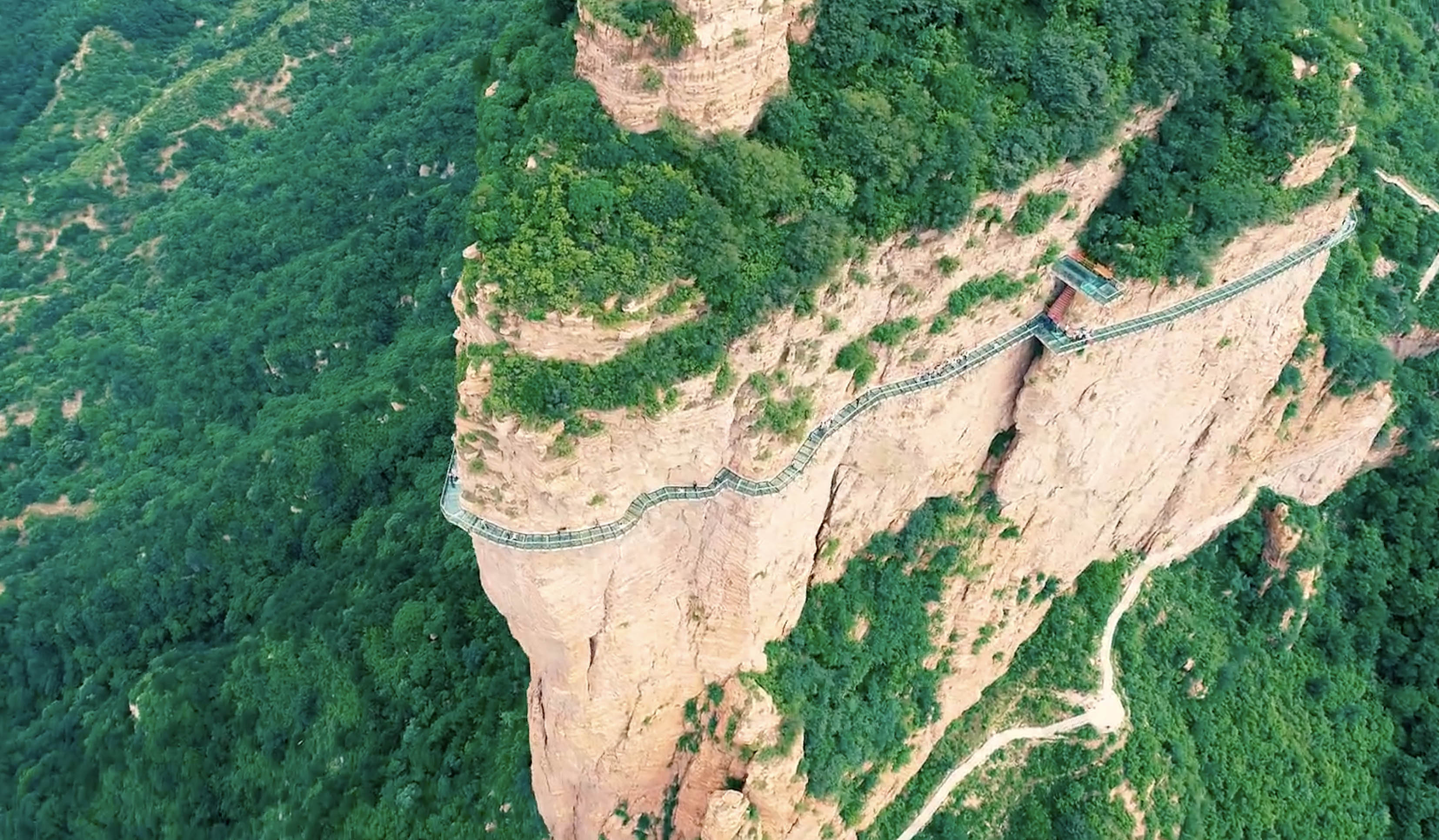 East Taihang Glass Platform and Cliffwalk.jpg