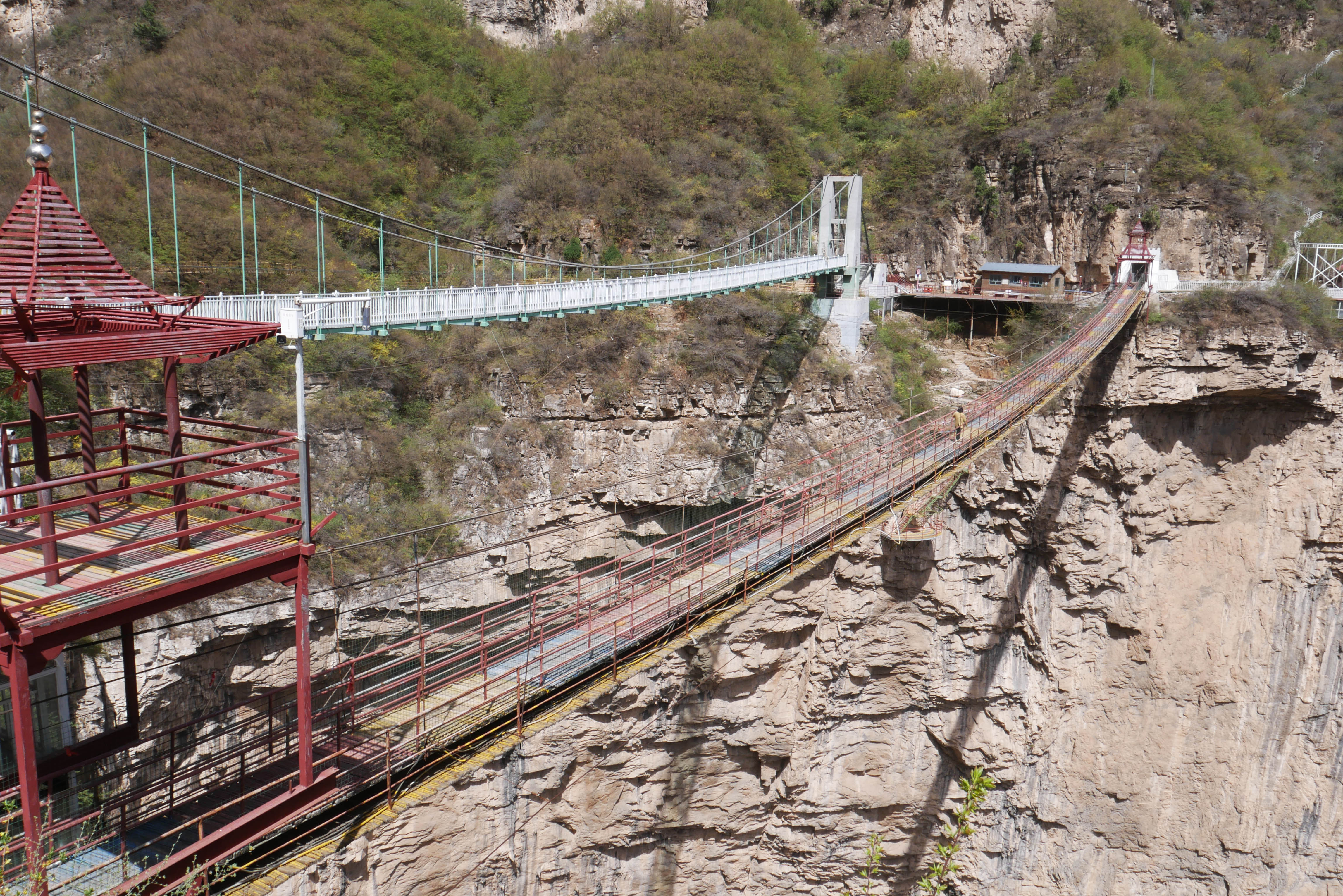 Tianjishan FootbridgesParallelView.JPG