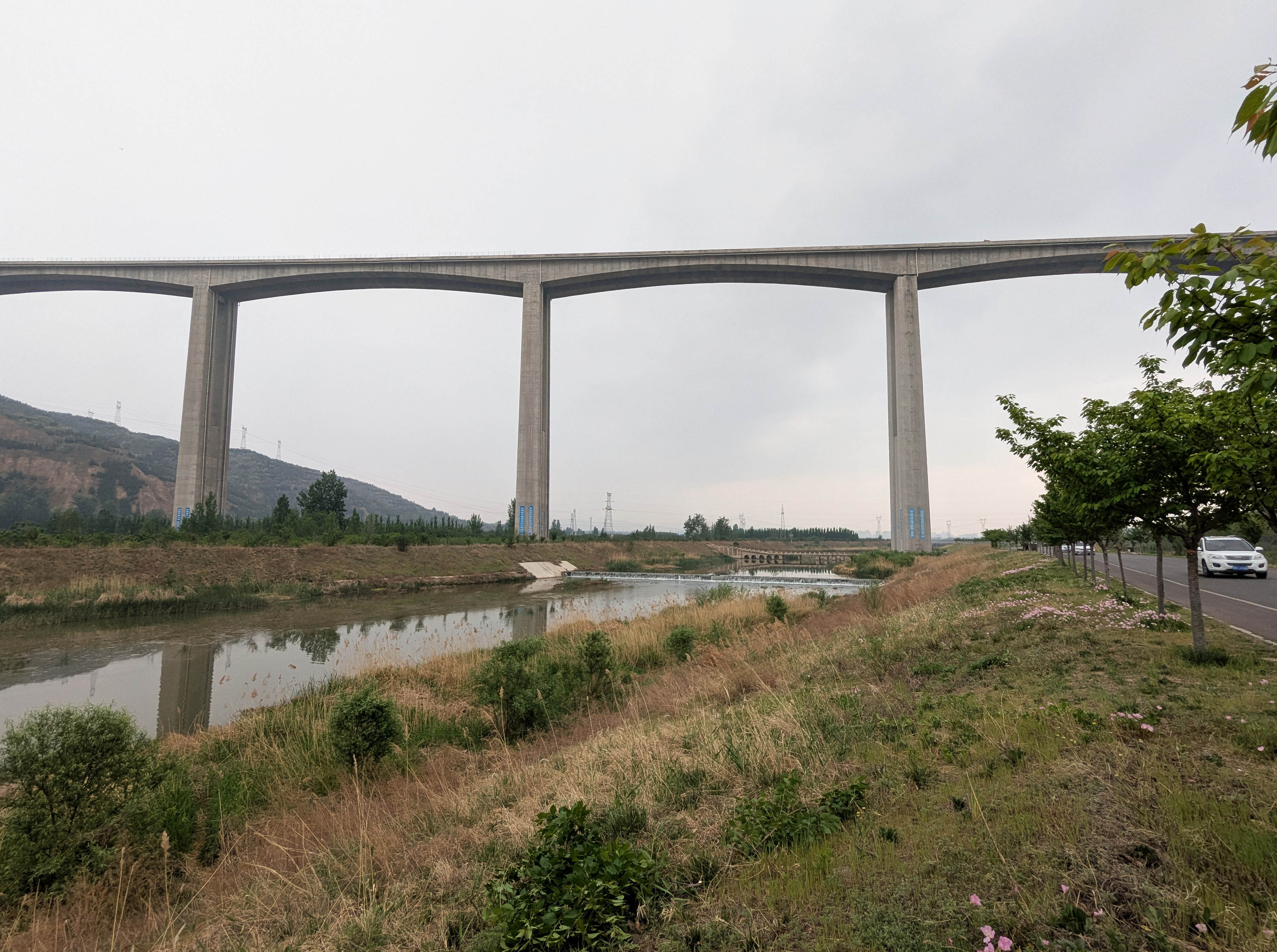 HongnongjianheRiverCrossing.jpg