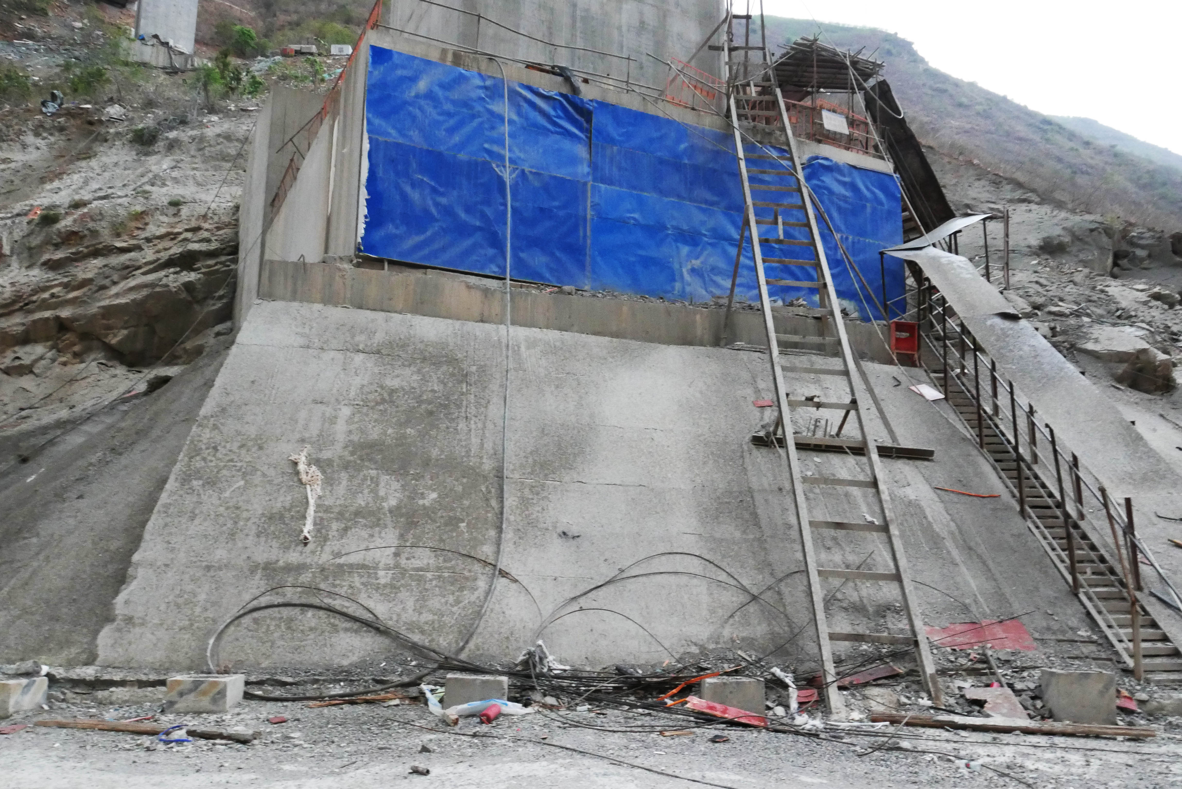 GuanyinyanPierBase.JPG