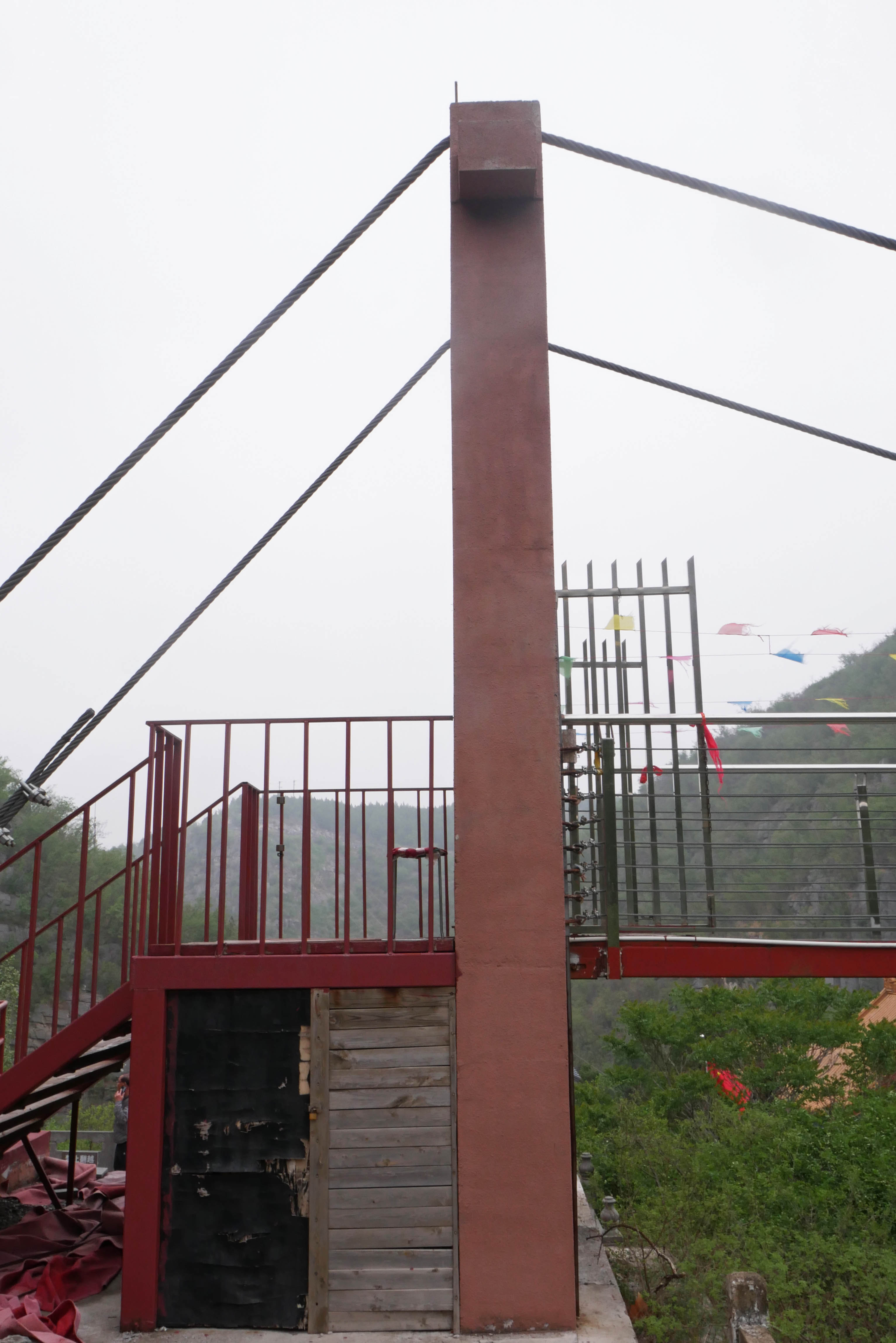 YunmengshanFootbridgeTowerSide.JPG