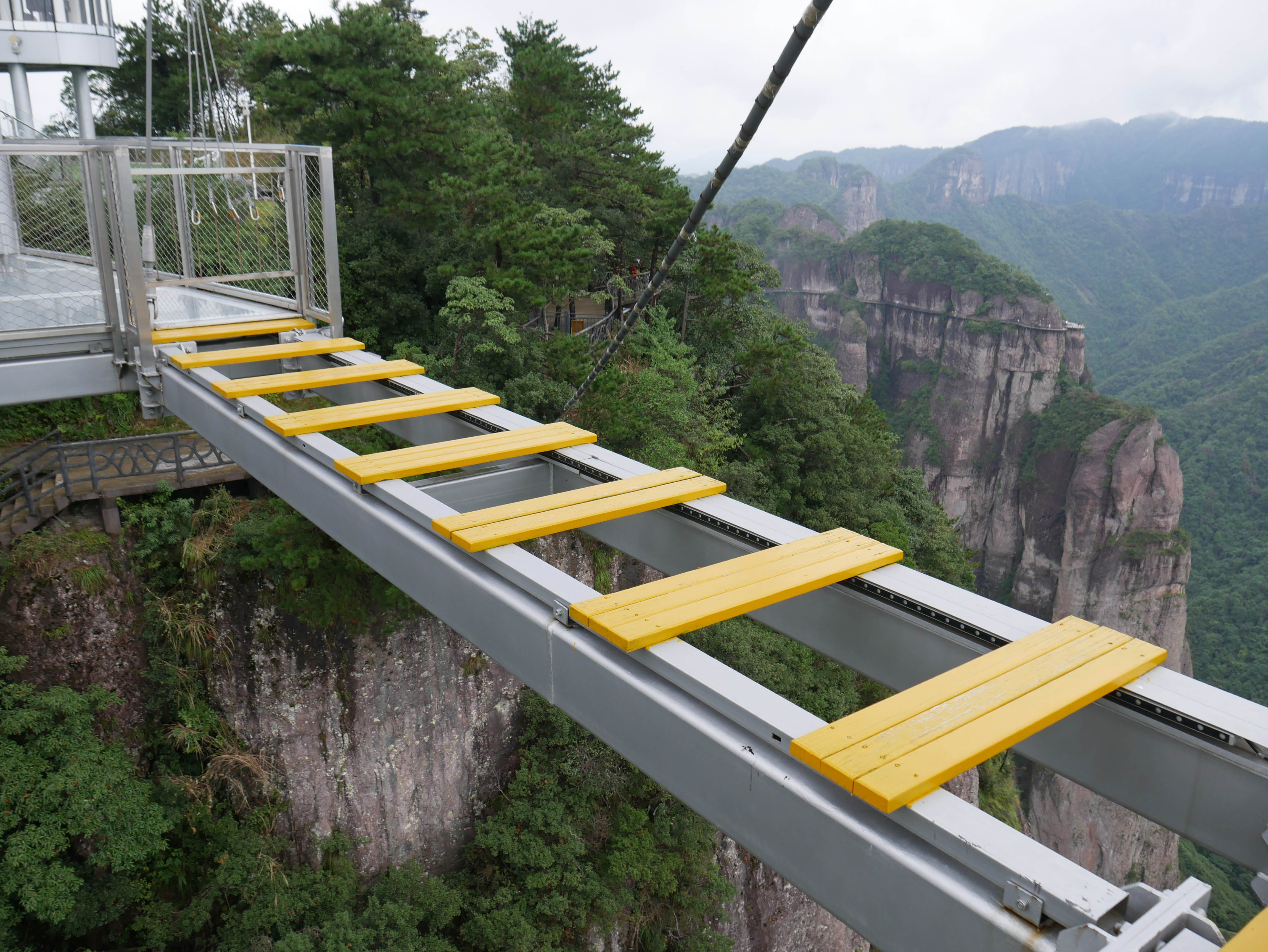 NantianGlassPlatformClimbingSlats.JPG