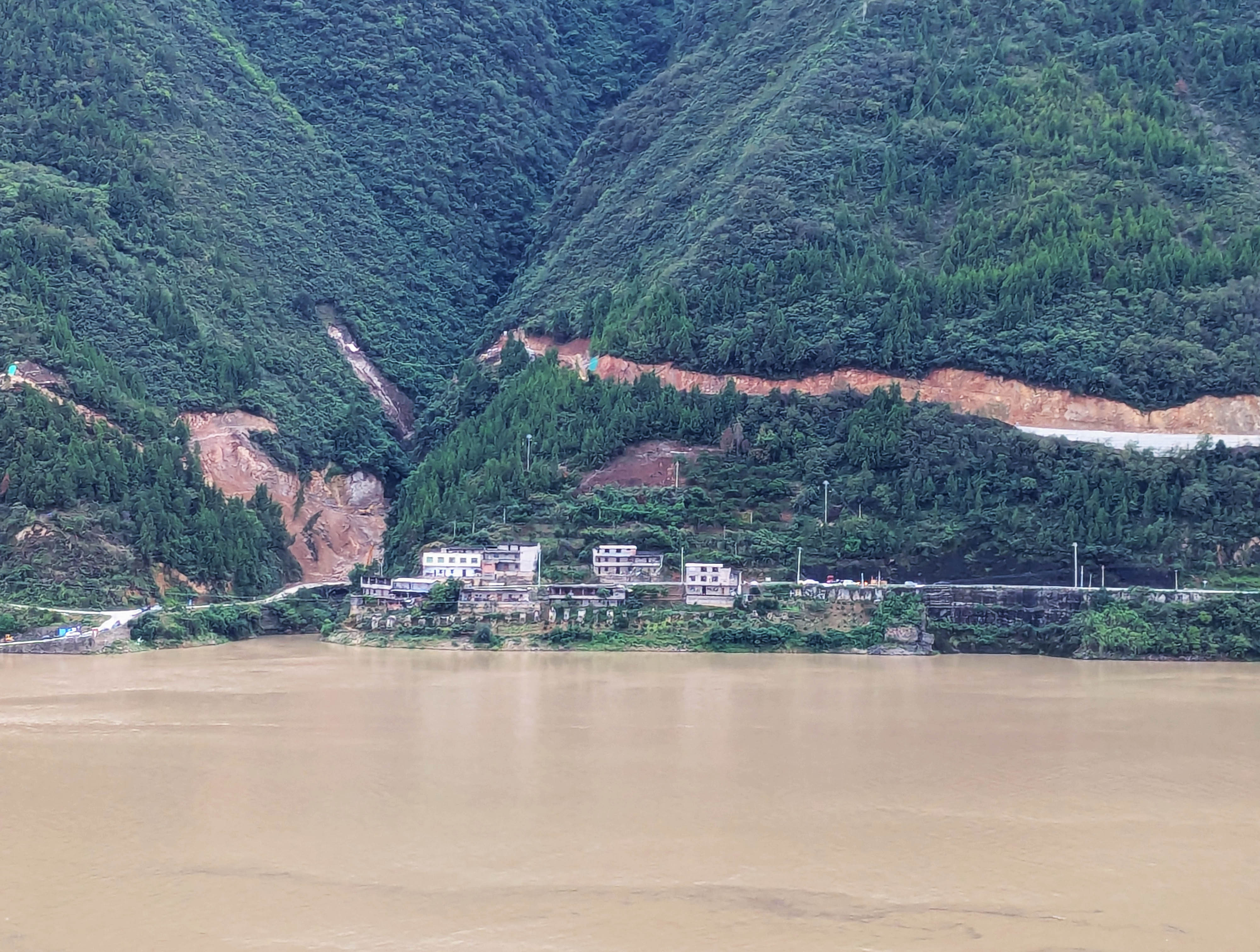 WushanShennvYangtzeRiverView5.jpg