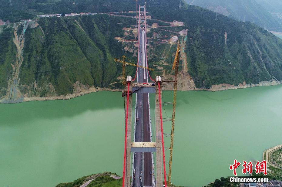 Daduhe bridge XingkangTowerAerial.jpg