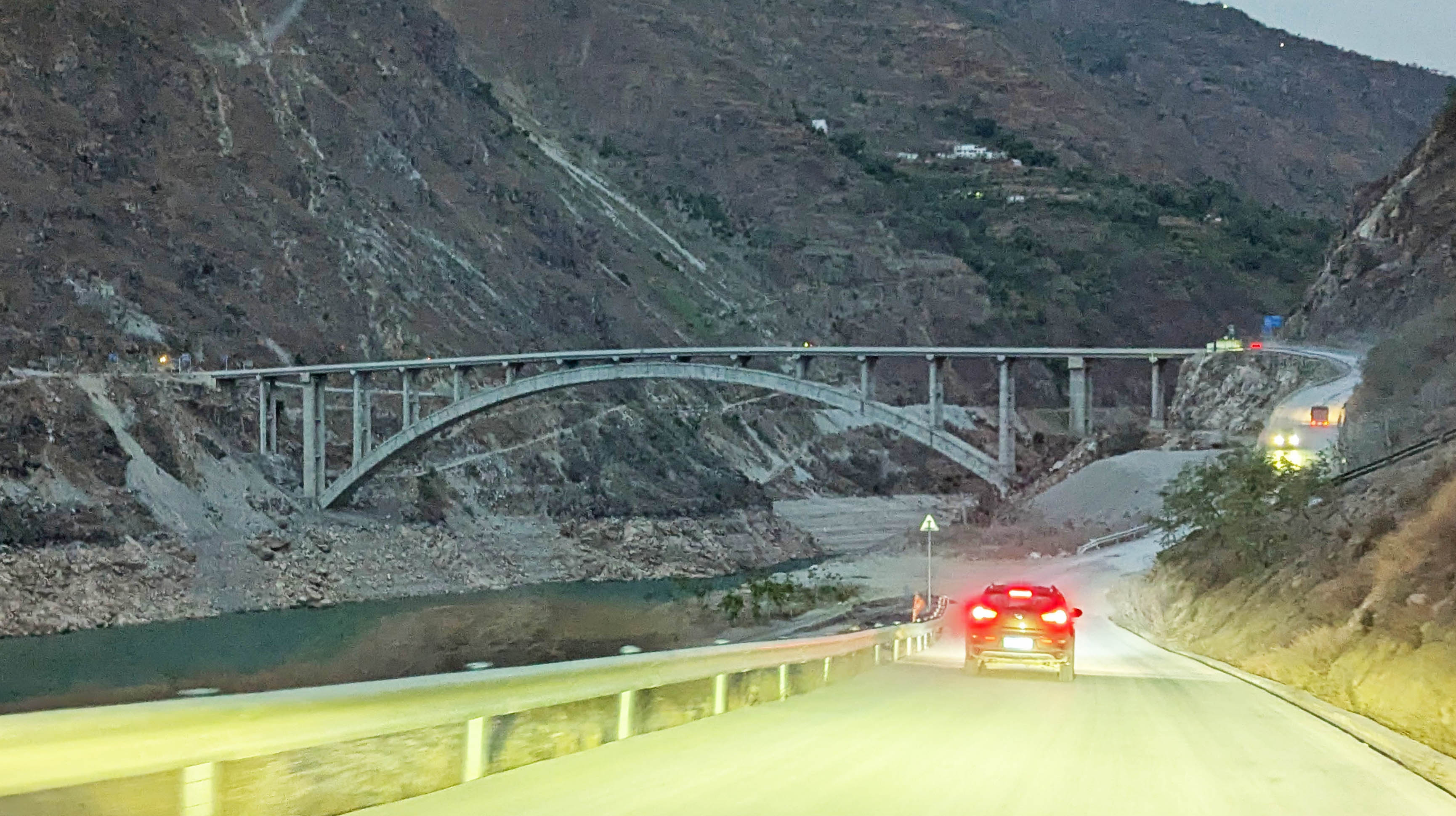 Jinshajiang Bridge DuipingNight.jpg