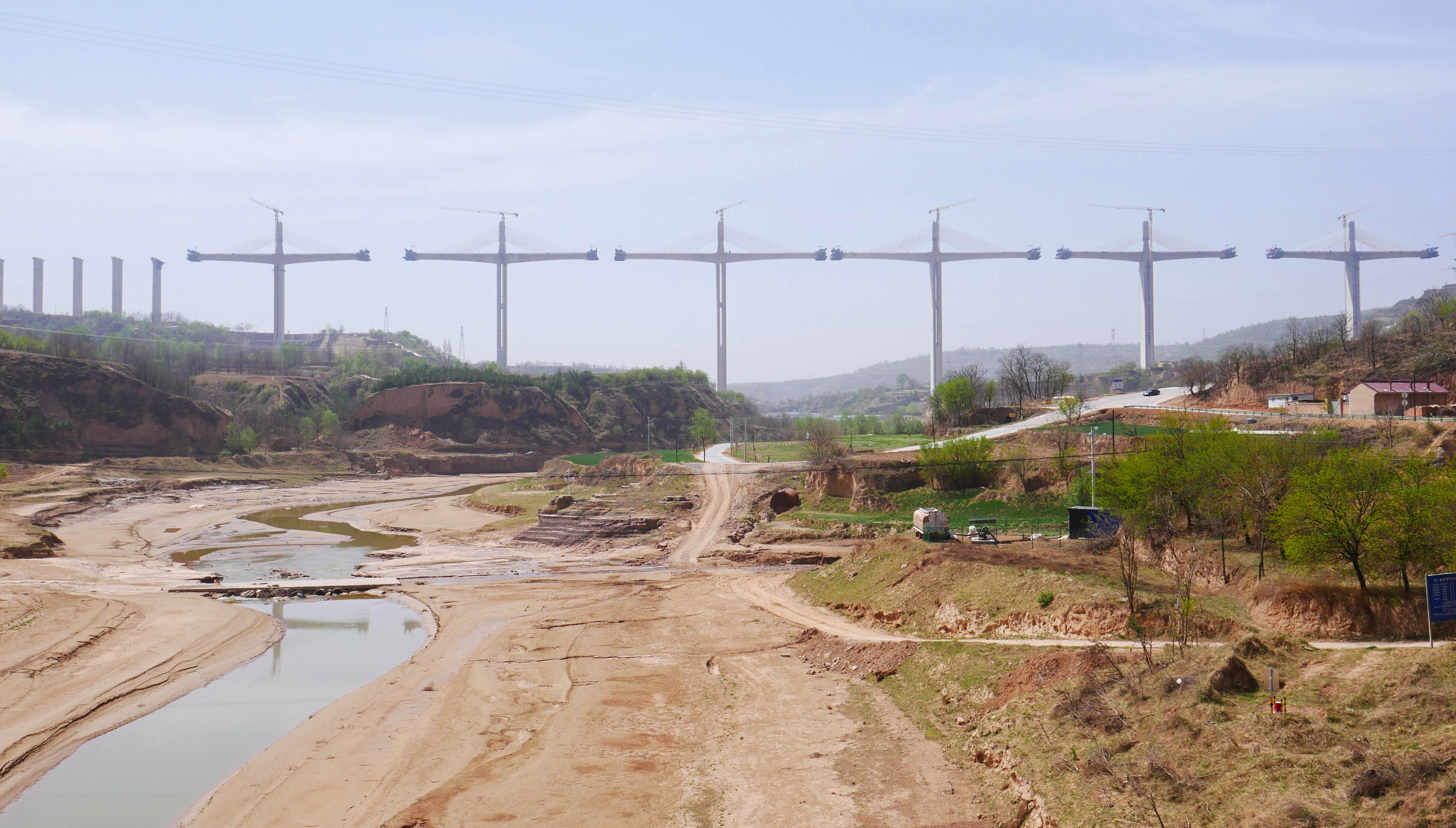 Malianhe Bridge G309 RiverValley.JPG