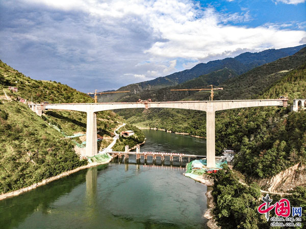 Lancangjiang Railway Bridge DalinSide.jpg