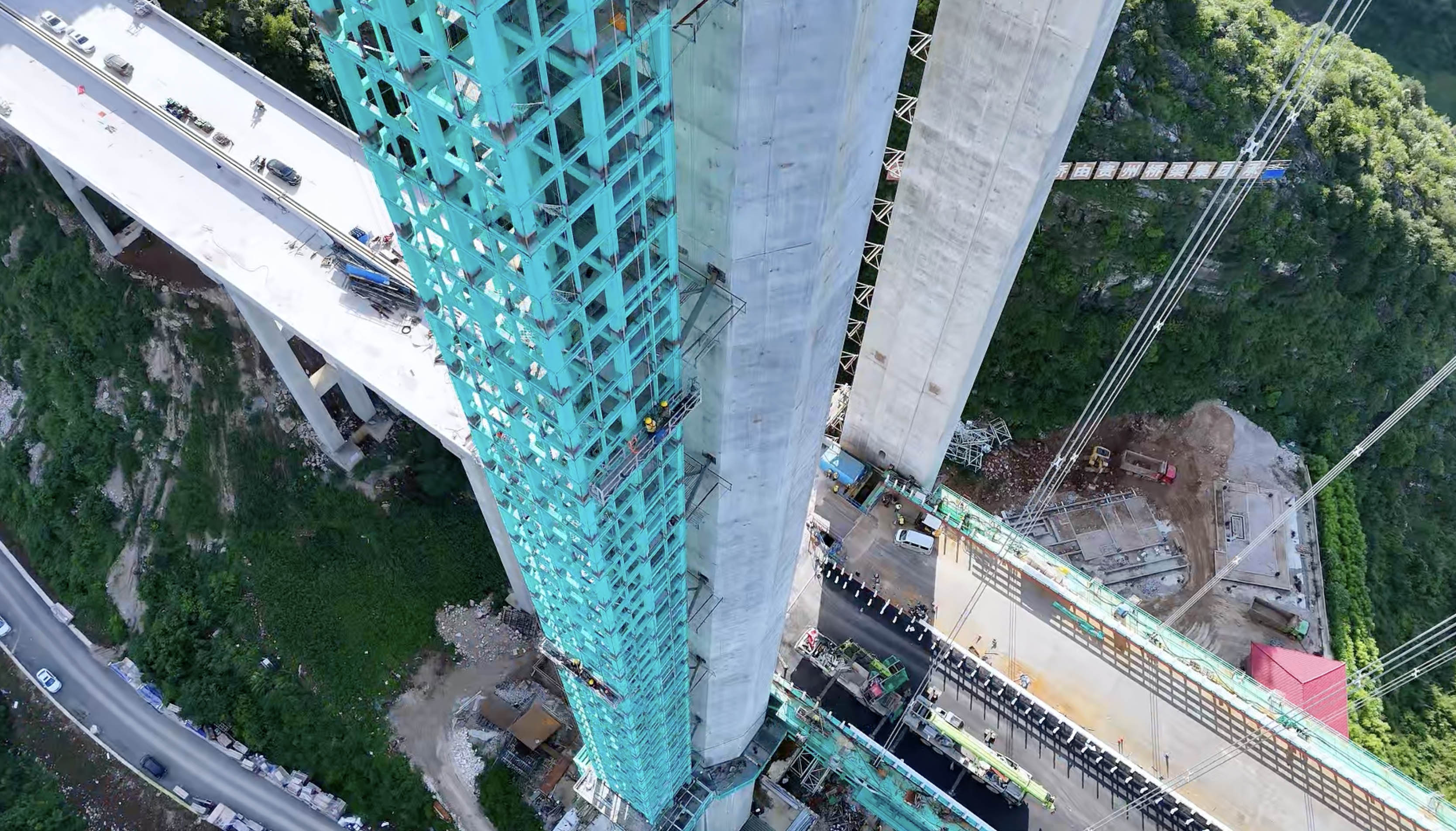 HuajiangGreenElevator33.jpg