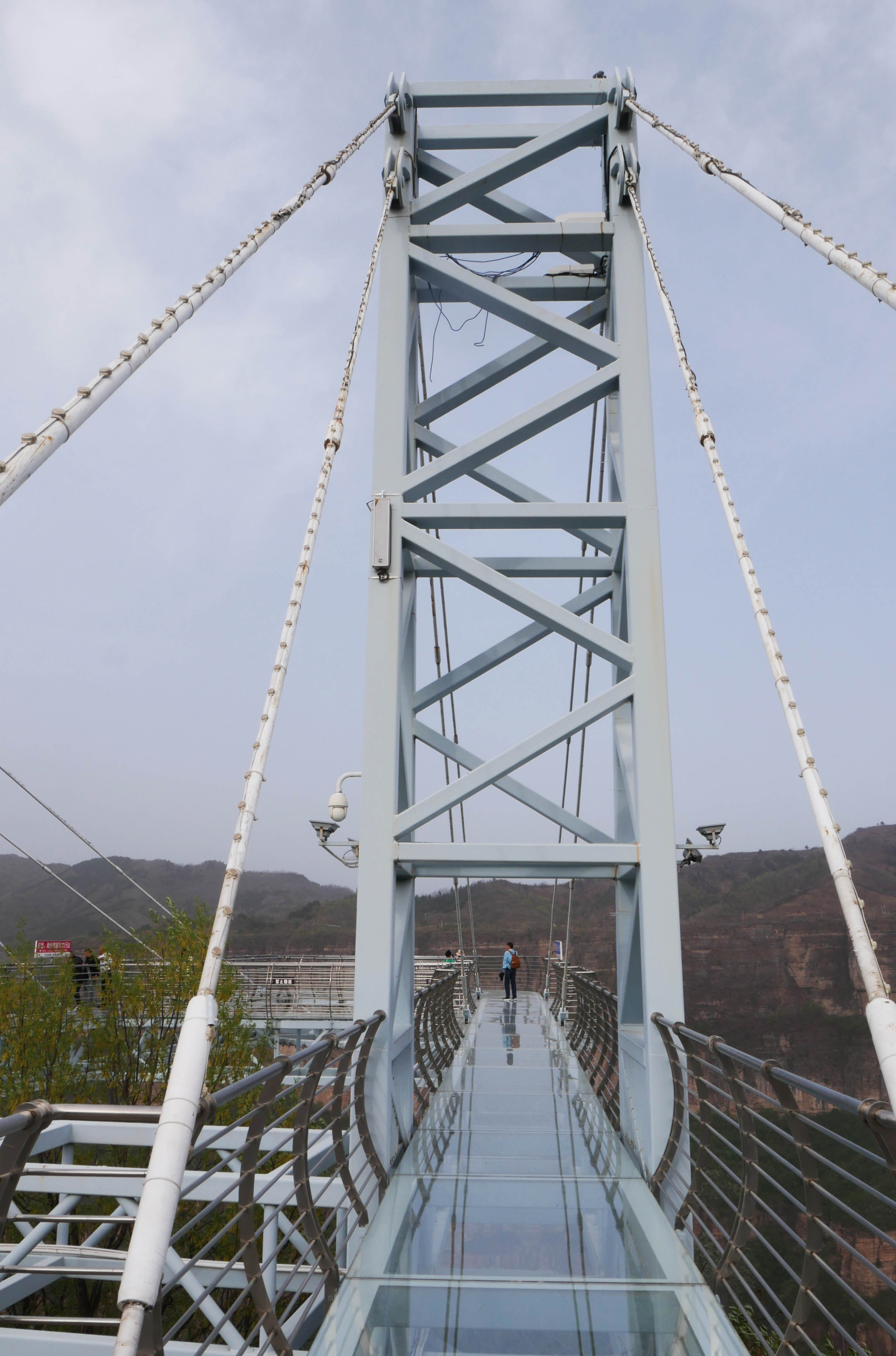 Taihang GlassPlatformStaysSky.JPG