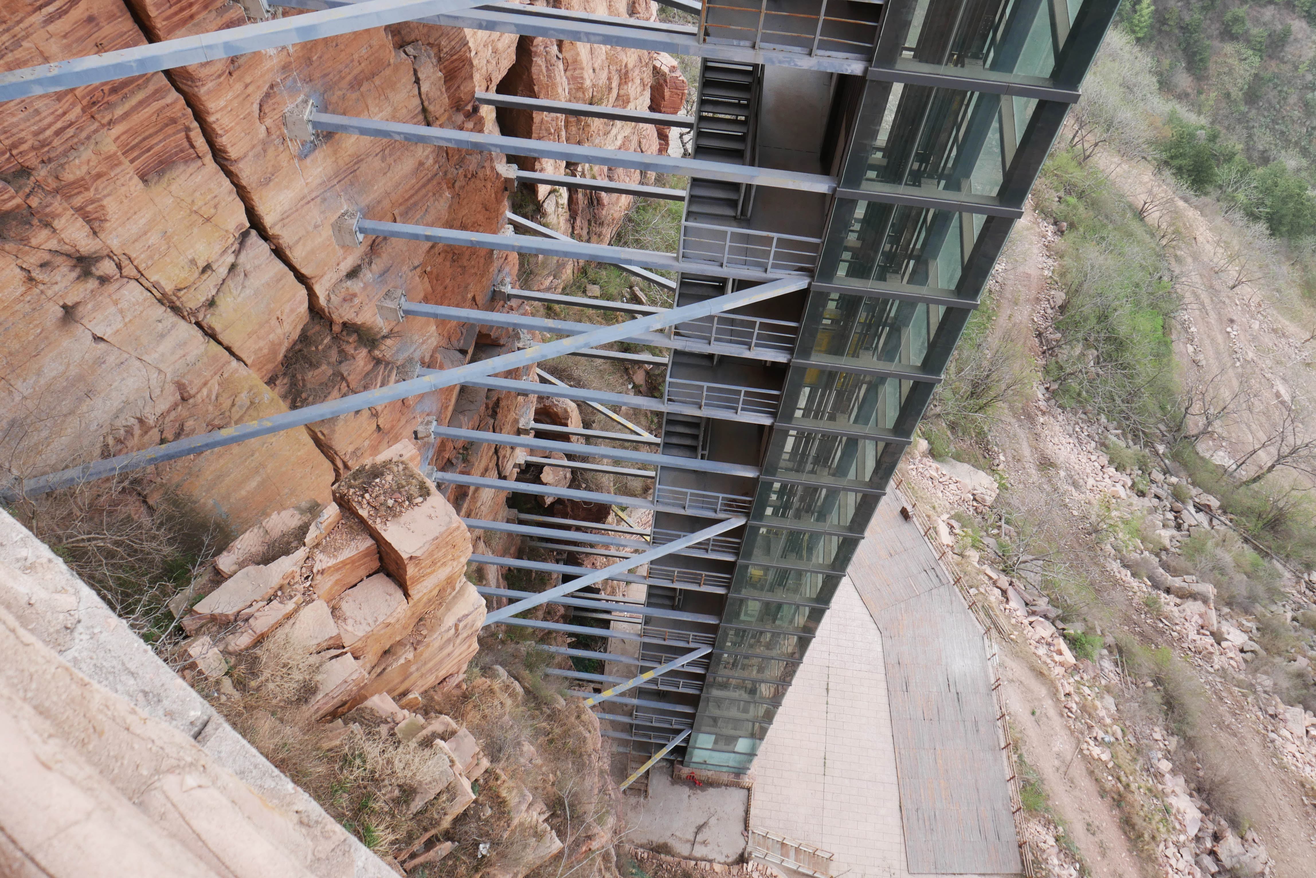 EastTaihangSkyfallElevatorStruts.JPG