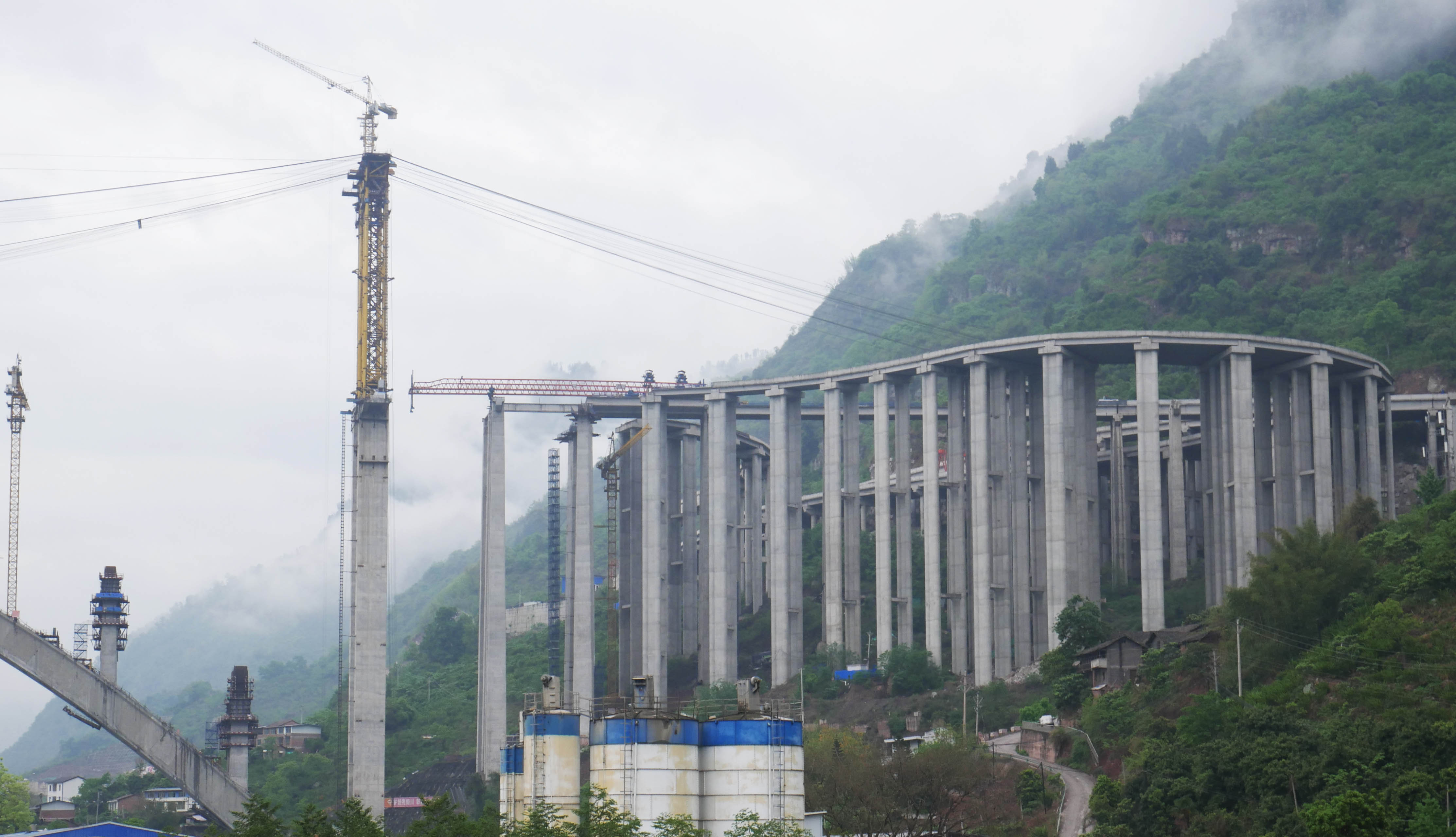 XiningheArchExitCloudy.JPG