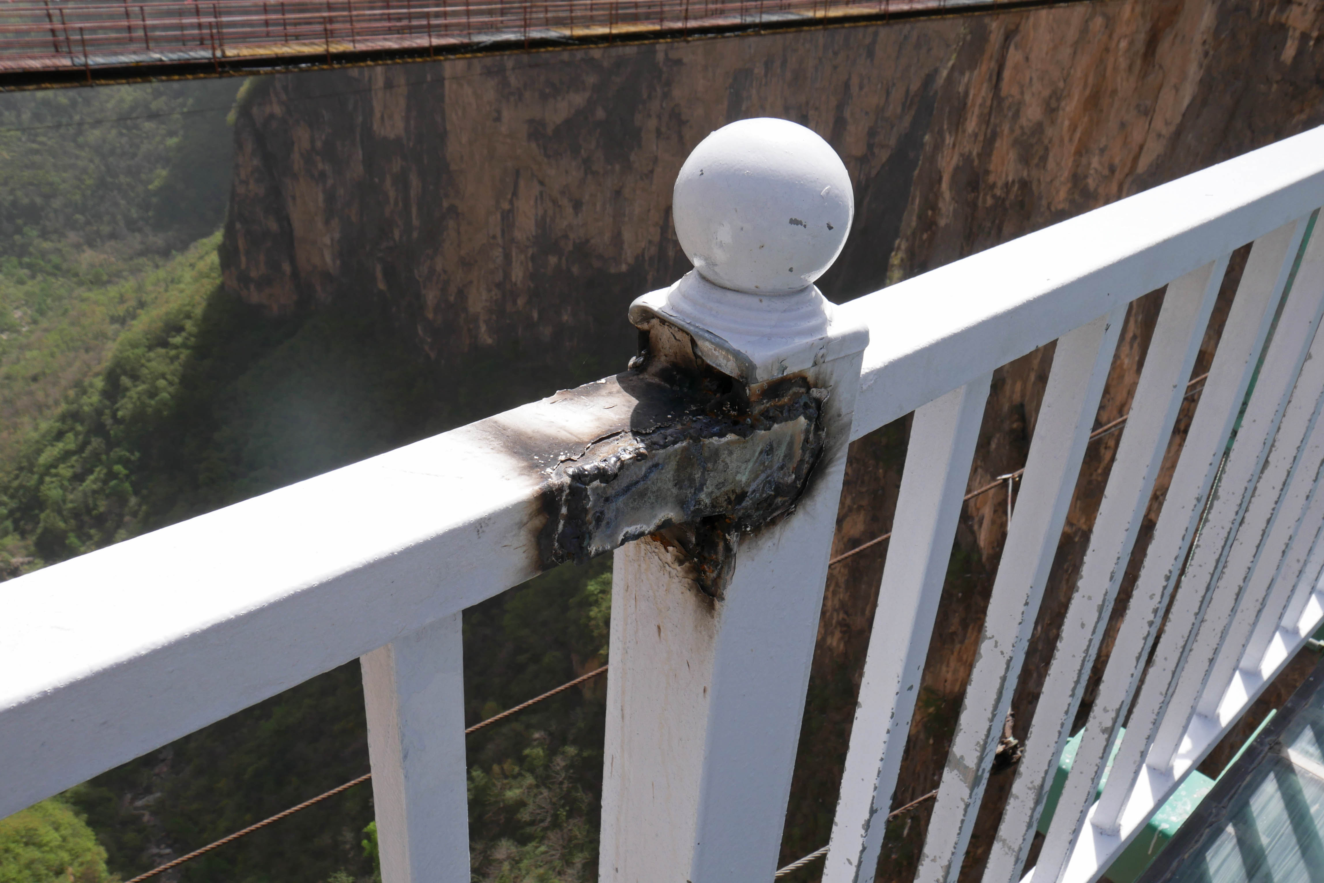 Tianjishan FootbridgeWeldFix.JPG