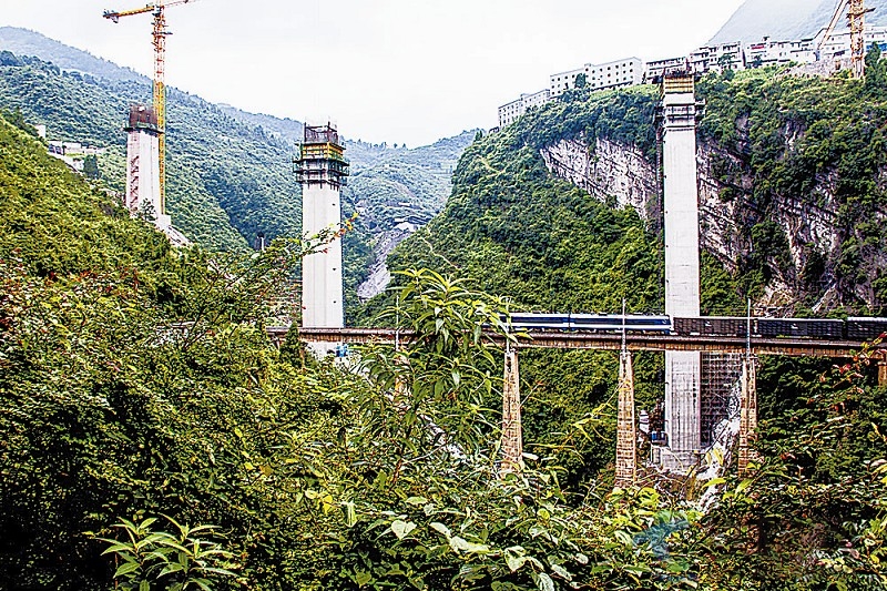 Liujiadayuan railway bridge.jpg