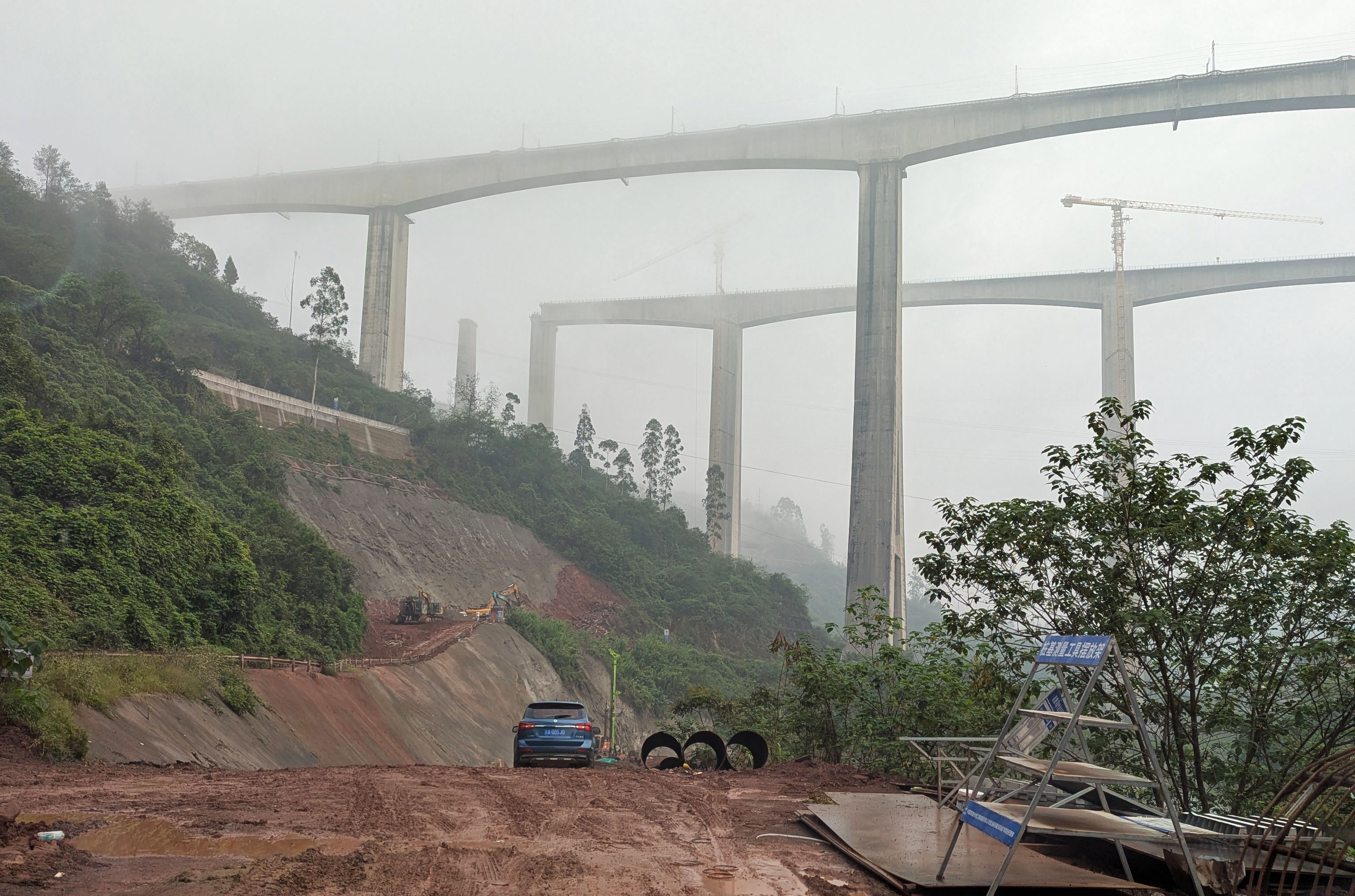 Caijiagou RailwayFoggyView.jpg
