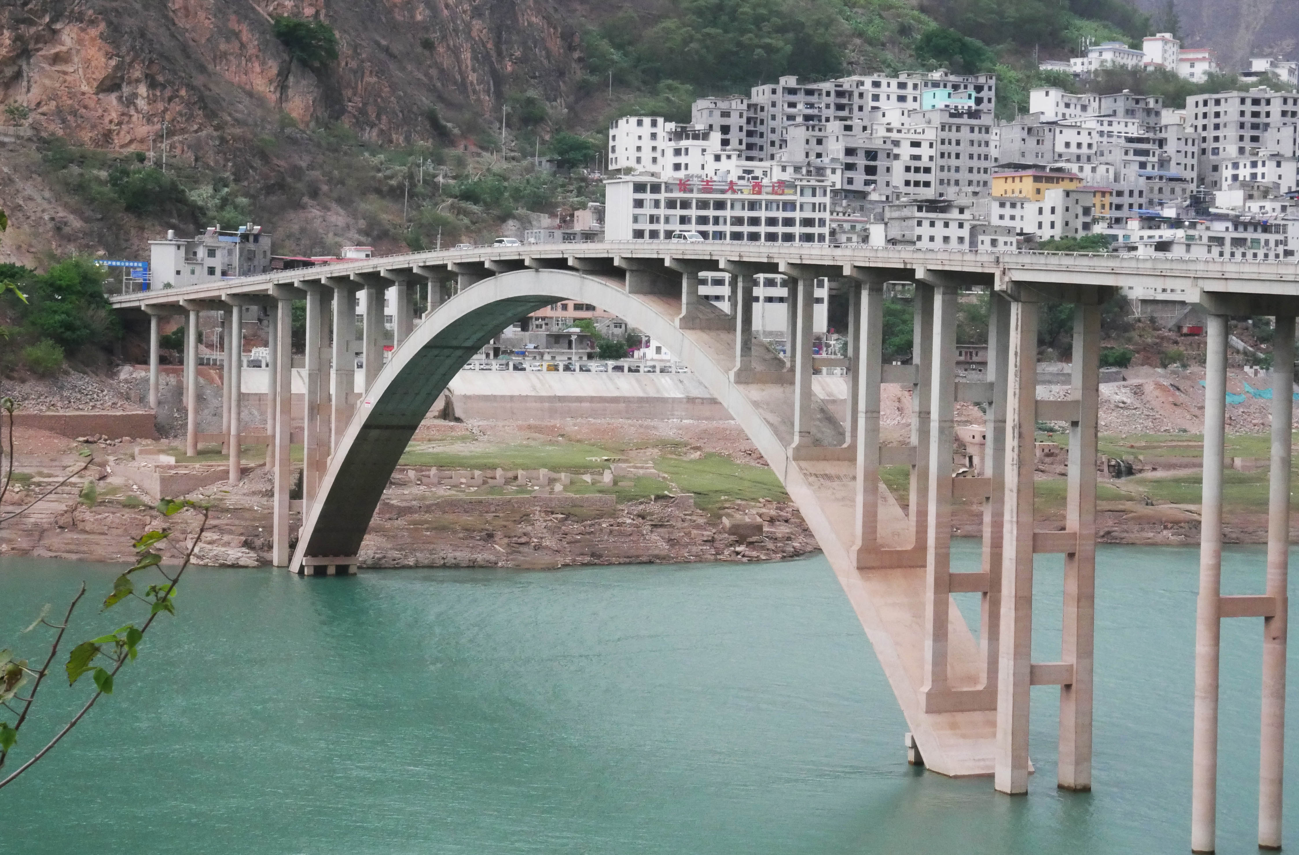 Jinshajiang Bridge TongyangLonglens.JPG