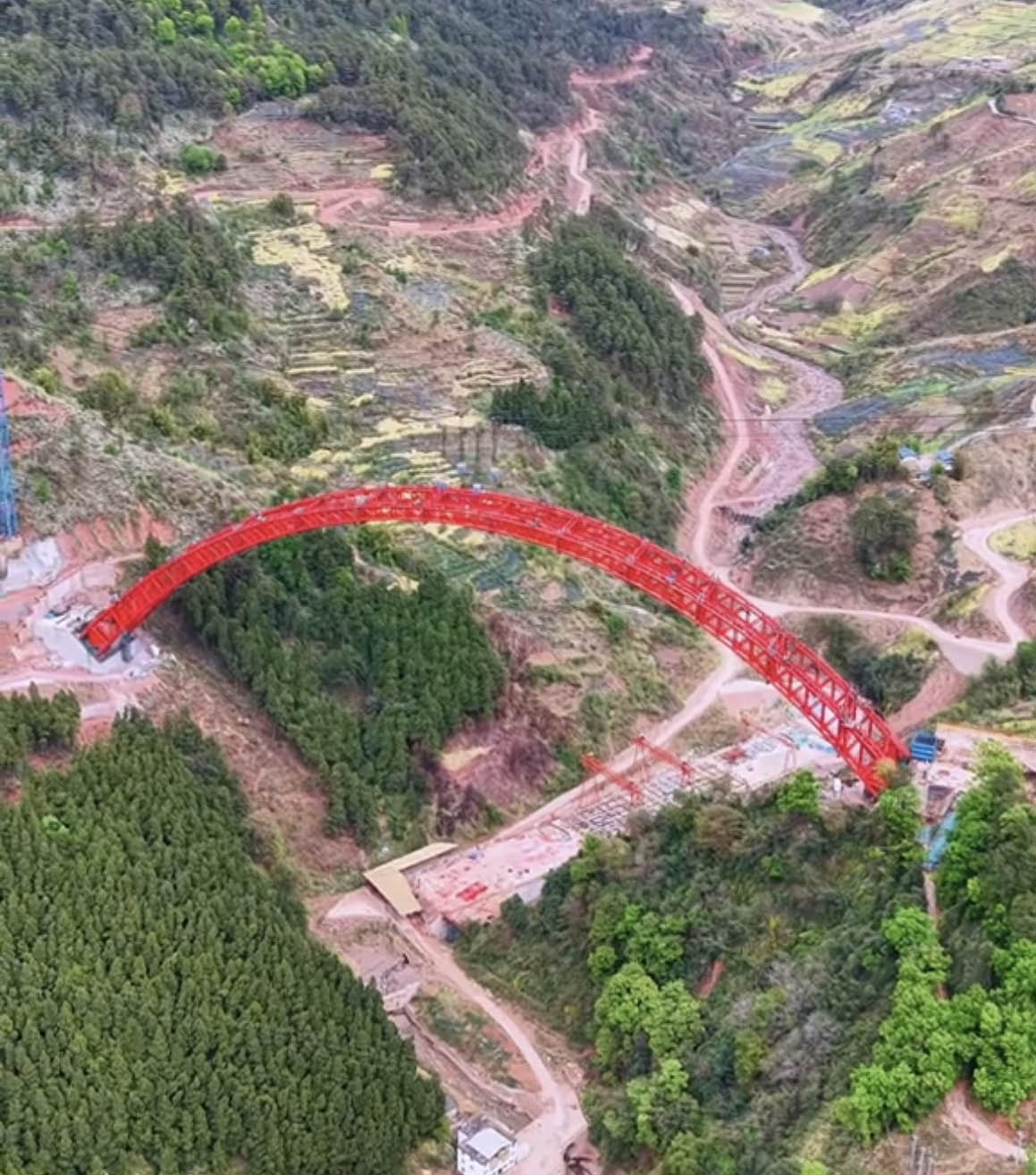 QiaowoRedDrone3.jpg