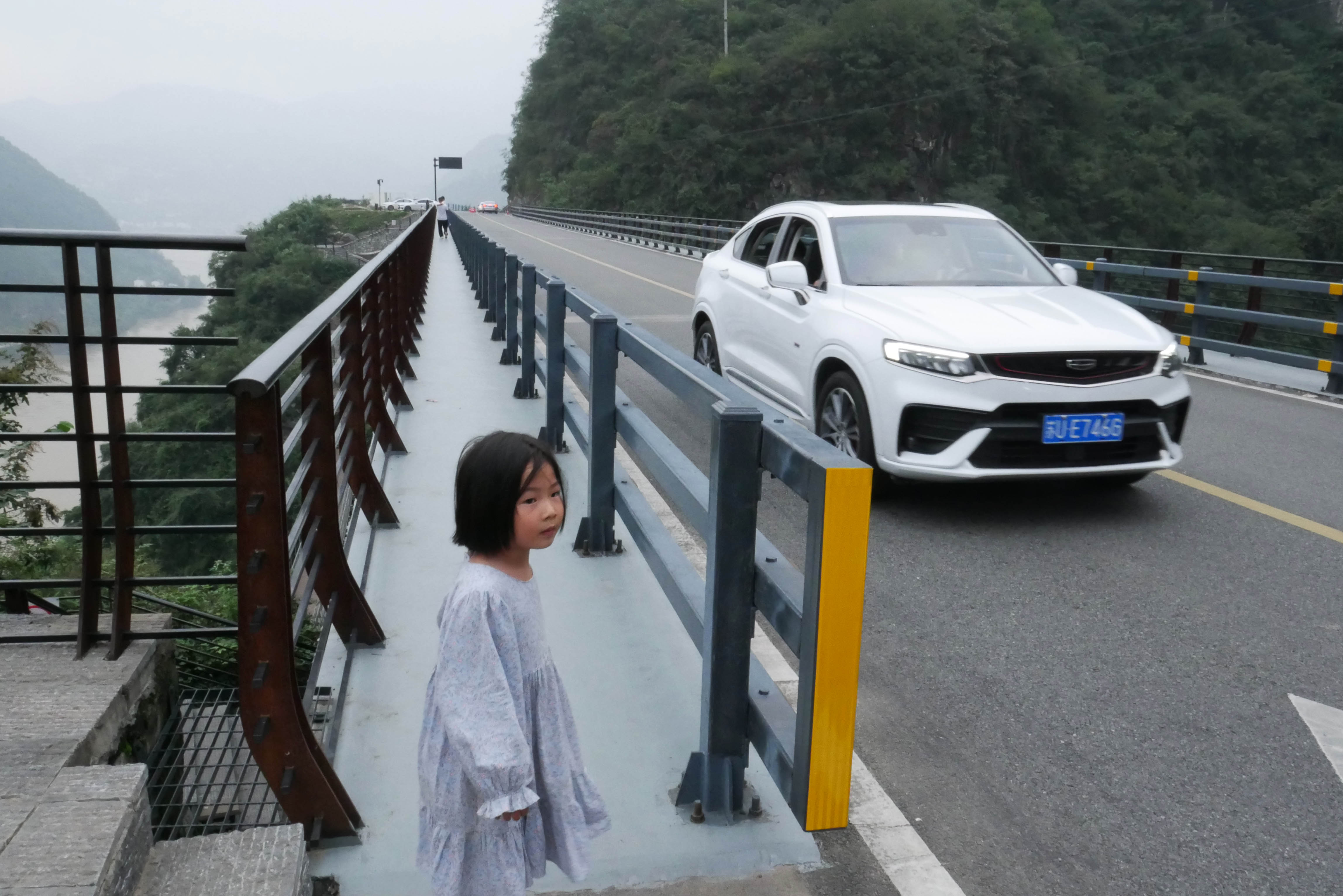Tianzhushan FootbridgeEnd.JPG